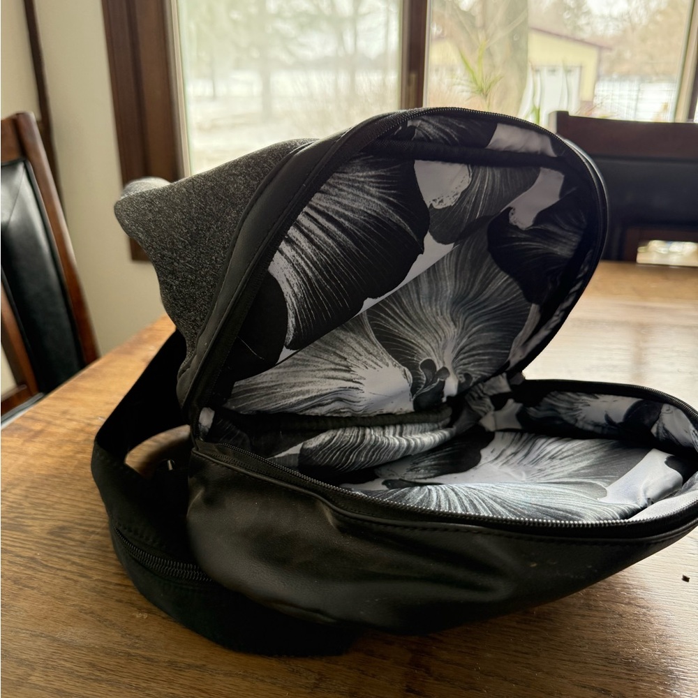Lululemon Drawstring Bag - Picture 12 of 14